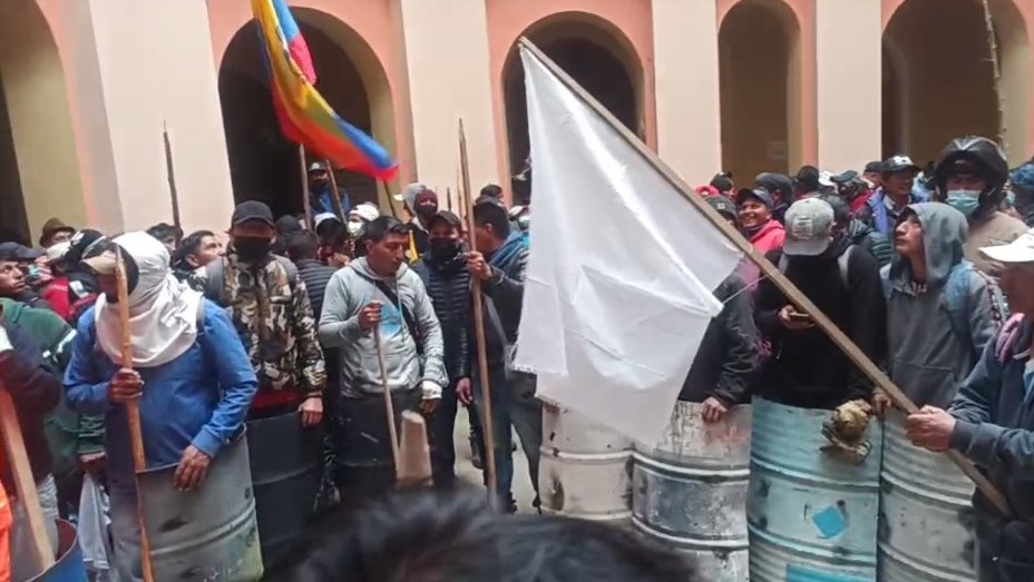 Ecuador paro nacional: decenas de miles marchan en Quito y empiezan las tomas de gobernaciones￼