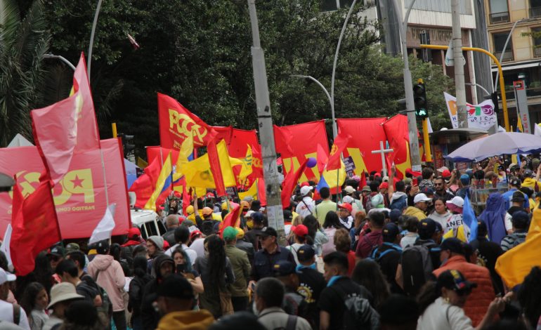 Día internacional de la clase trabajadora: Multitudinaria marcha revive la energía de las masas.