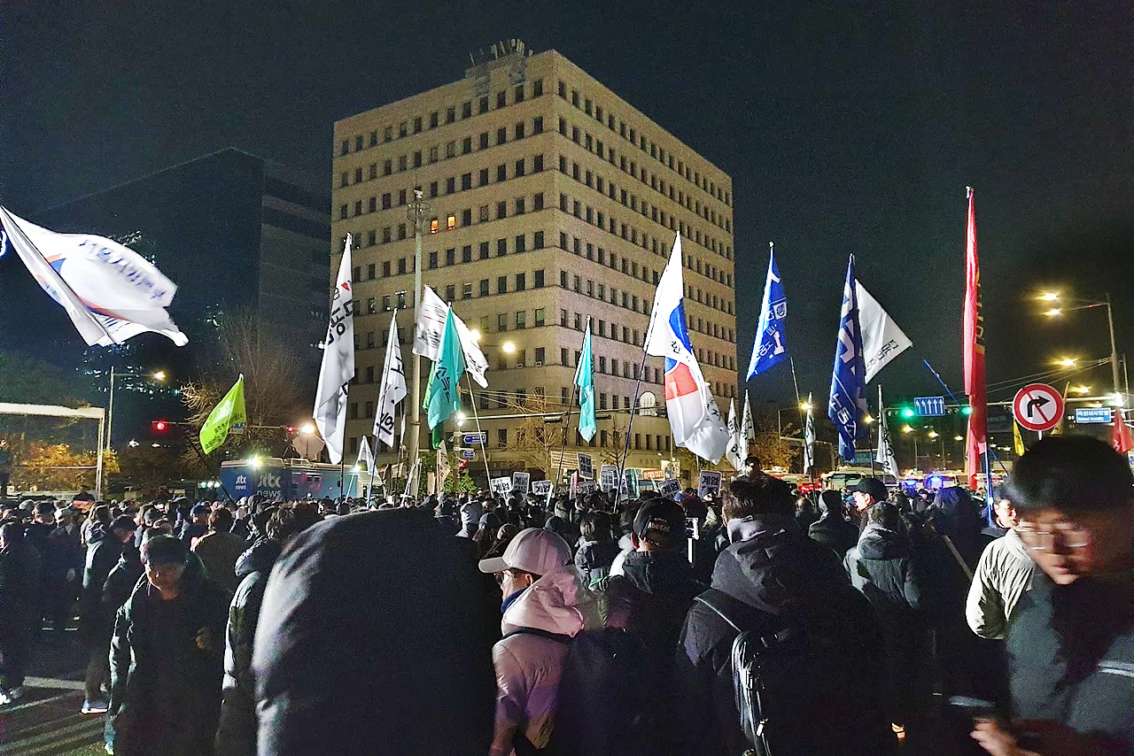 Corea del Sur: La ley marcial desesperada de Yoon Suk-yeol, derrotada en cuestión de horas