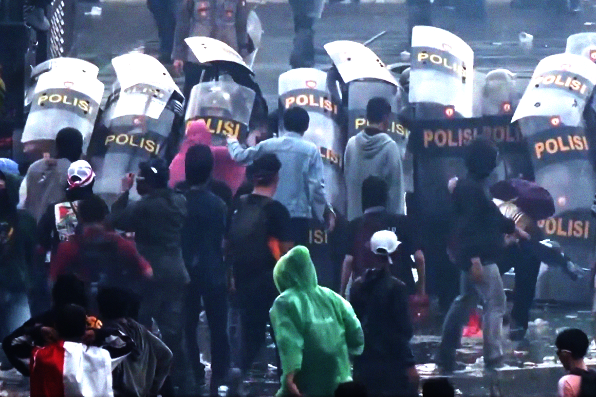 Indonesia: las protestas se intensifican tras la muerte de un conductor 